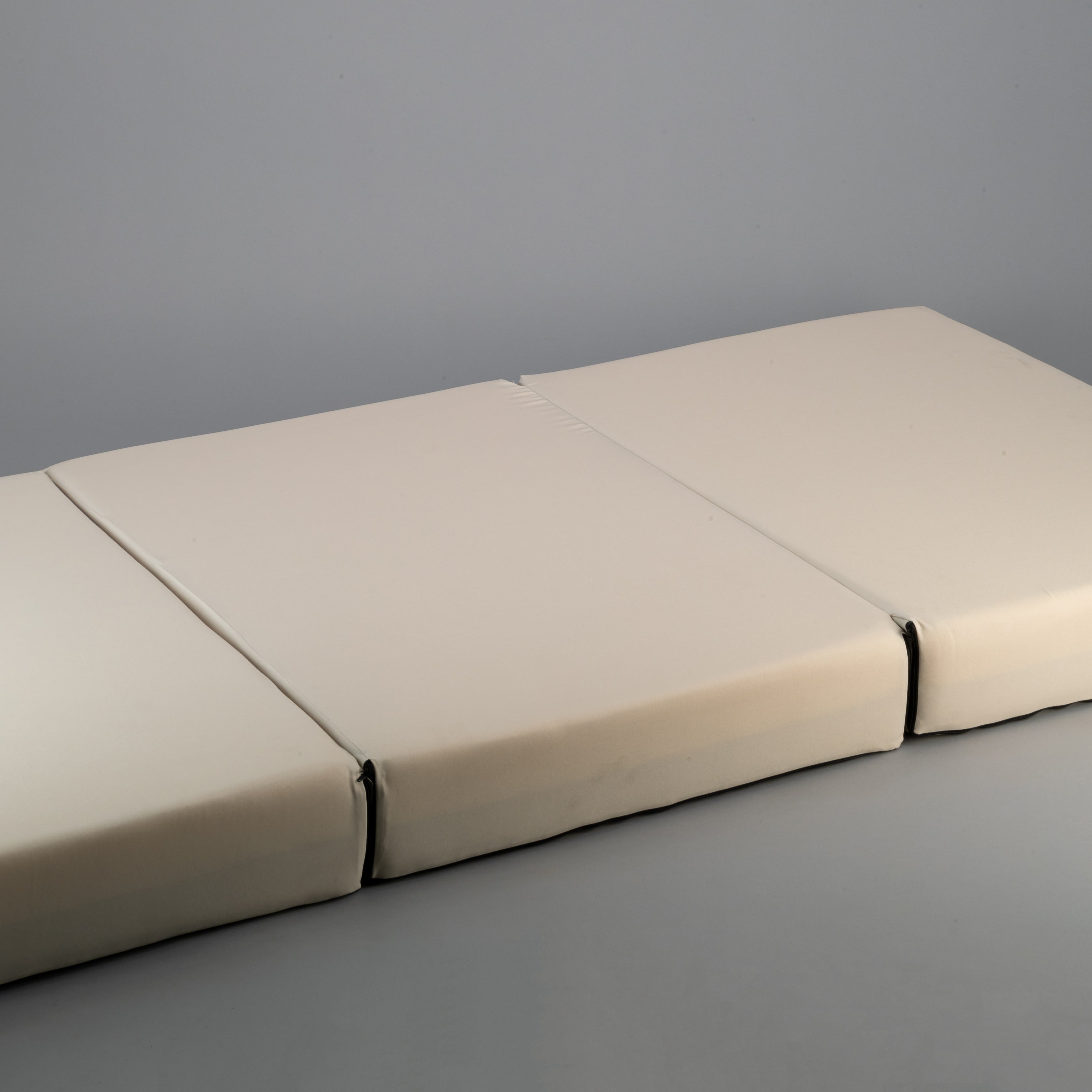 Large Stone Bloc In Velvet